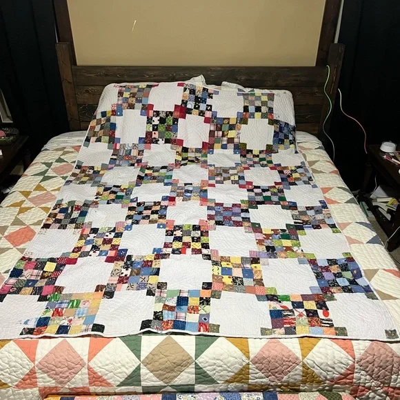 Patchwork Quilt with Multicolor Squares - Picture 1 of 4